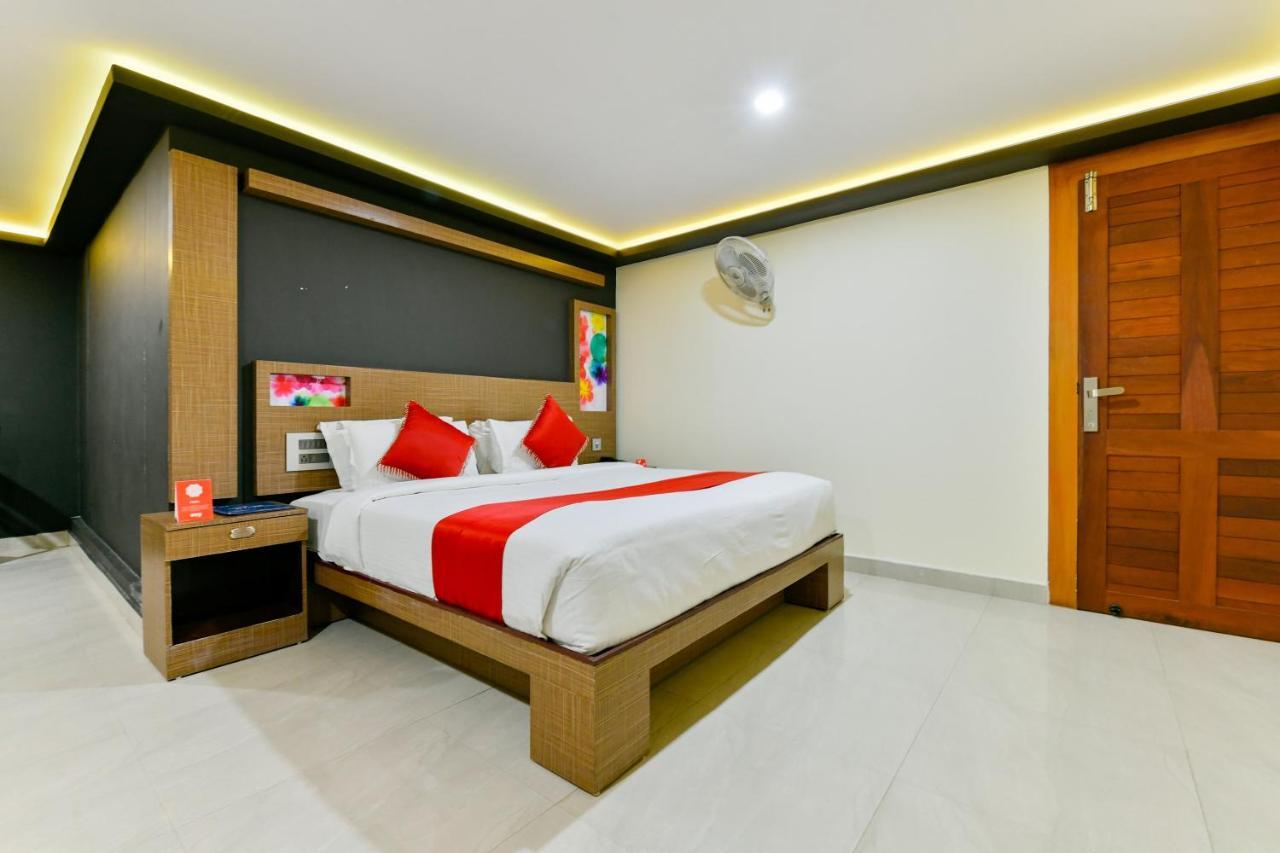 Oyo 1889 Hotel Aj Park Alappuzha Esterno foto